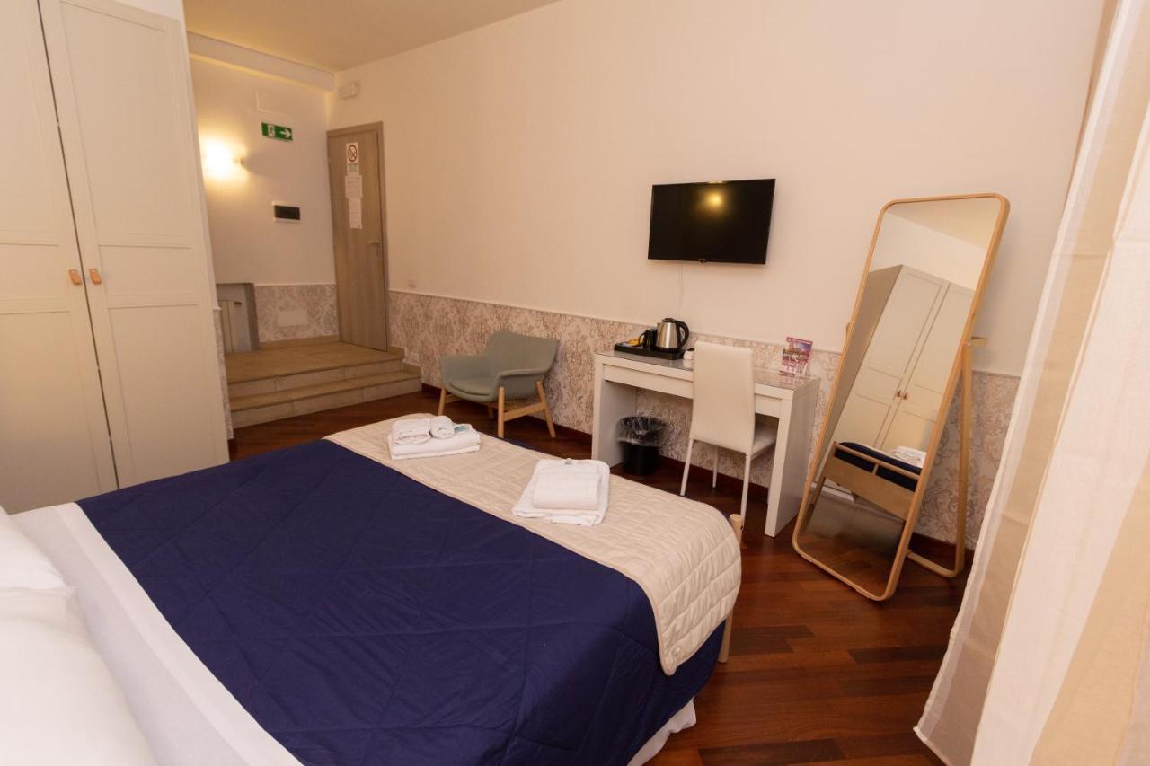 Aurelio Deluxe Rooms Рим Екстериор снимка